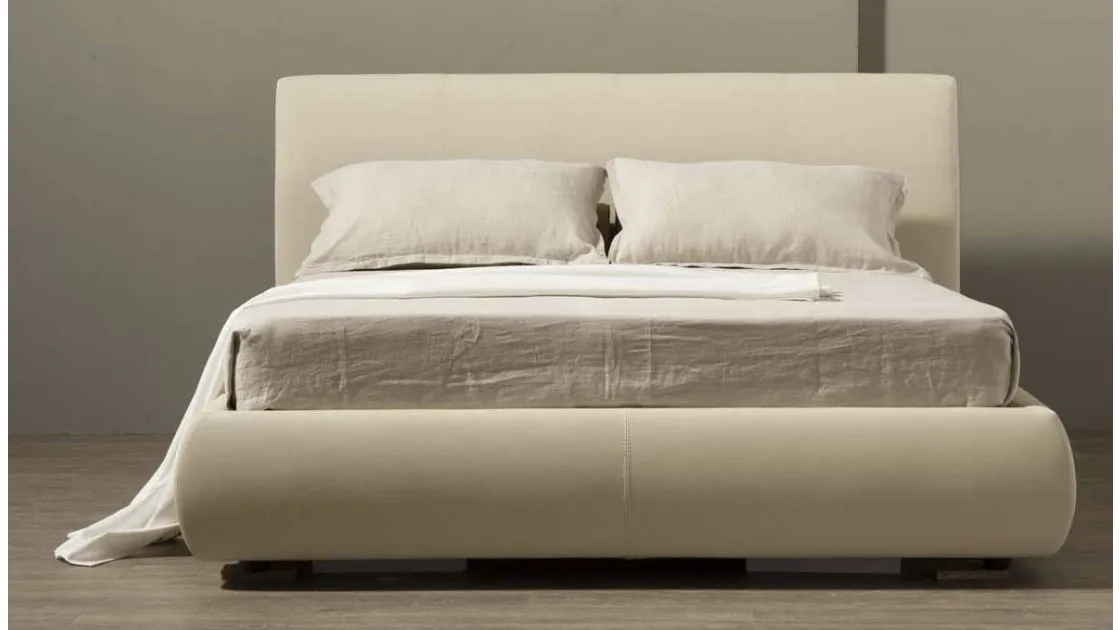 Letto Foam in pelle di Novaluna